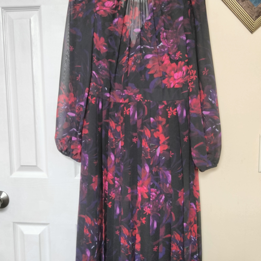 Donna Ricco Vibrant Floral Long Sleeve Dress